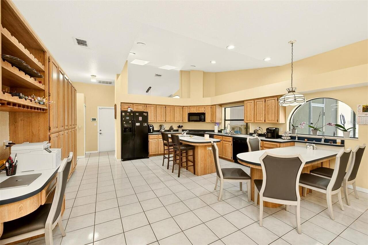 Listing Photo 11