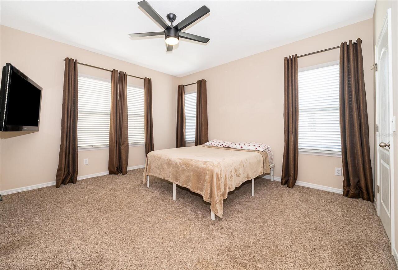 Listing Photo 11