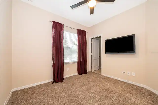 Listing Photo 14