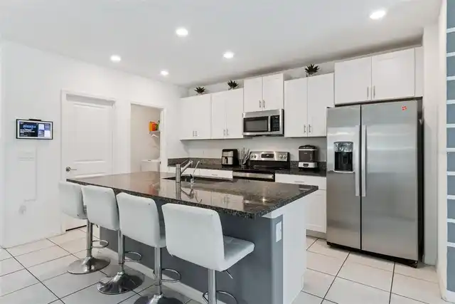 Listing Photo 8