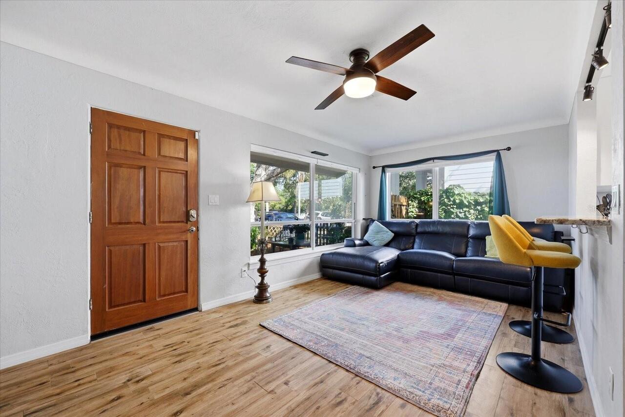 Listing Photo 12
