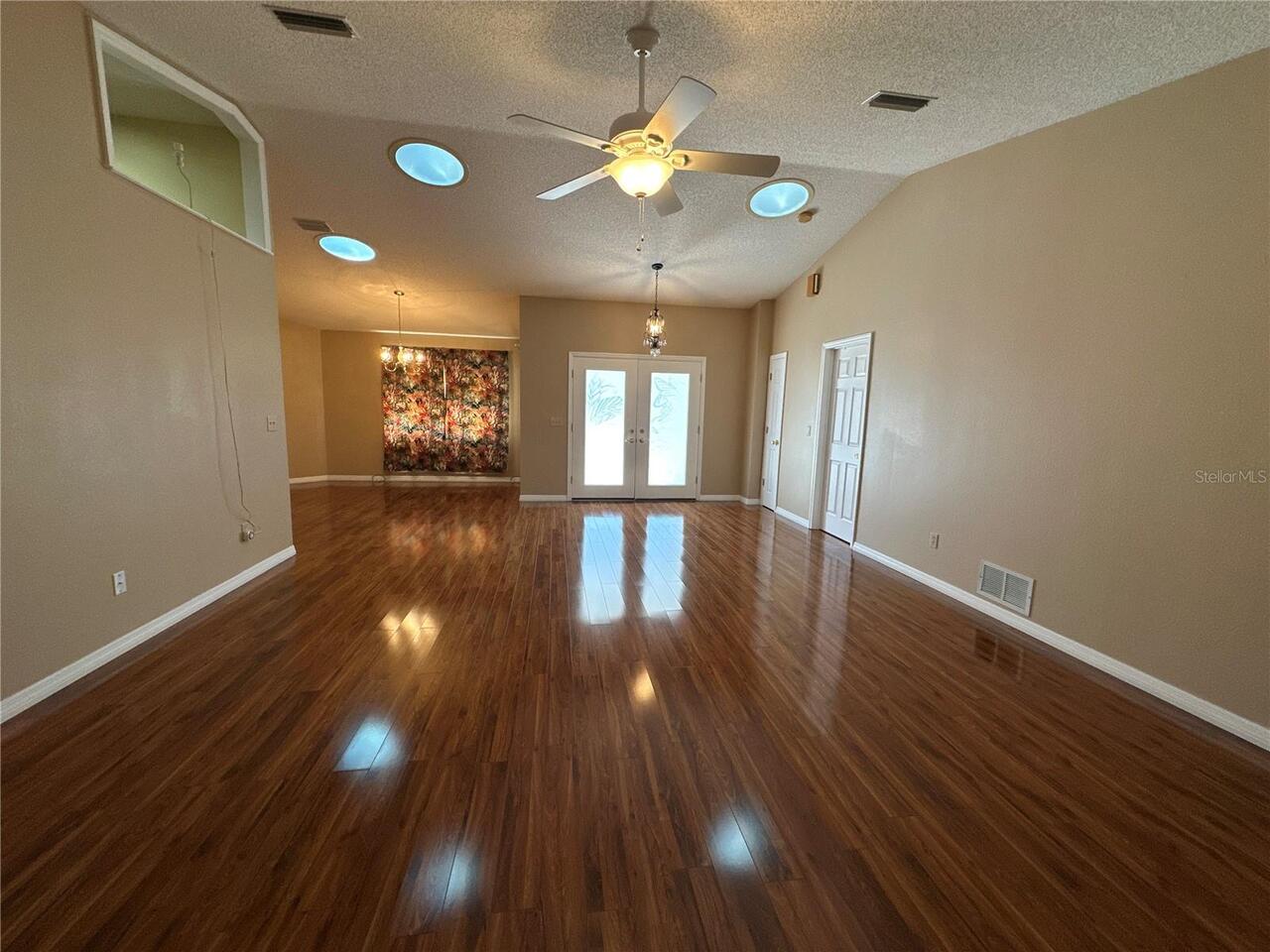 Listing Photo 7