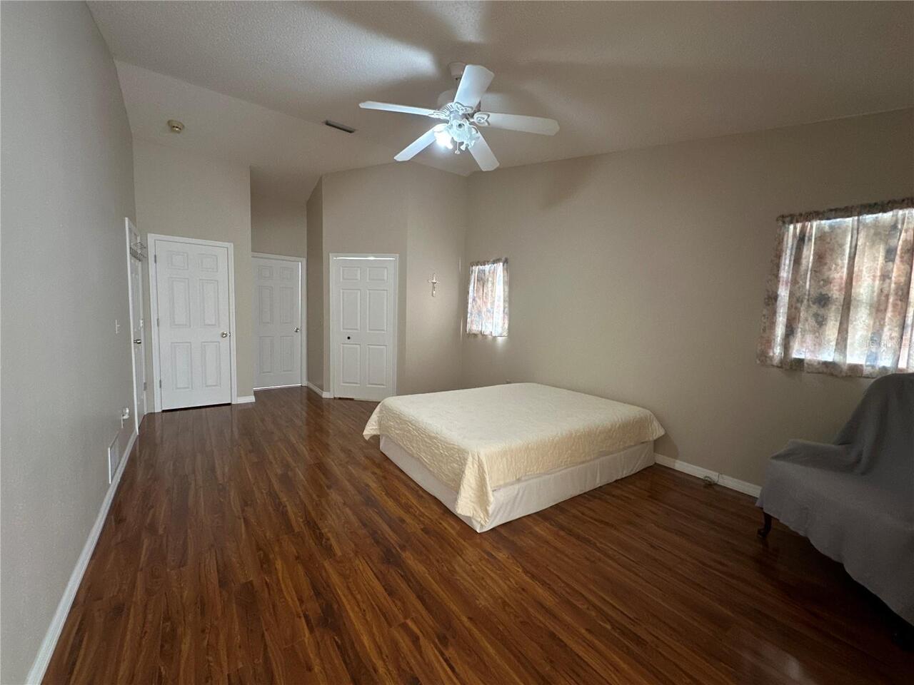 Listing Photo 17