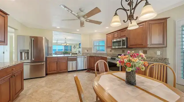 Listing Photo 8