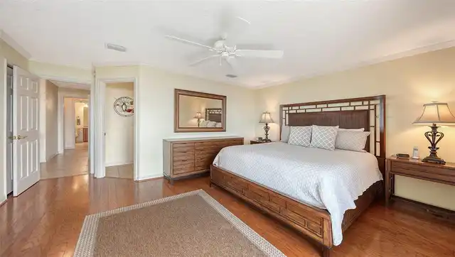 Listing Photo 14