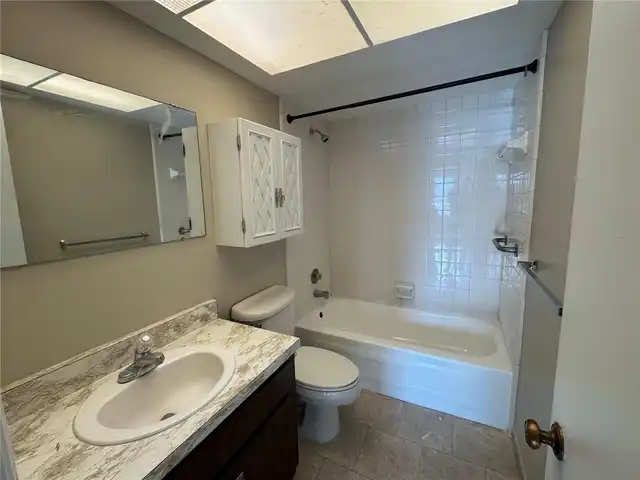 Listing Photo 9