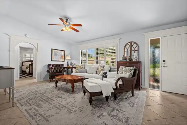 Listing Photo 8