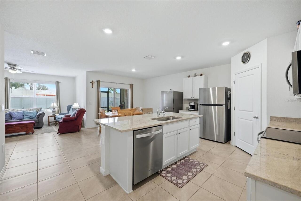 Listing Photo 11