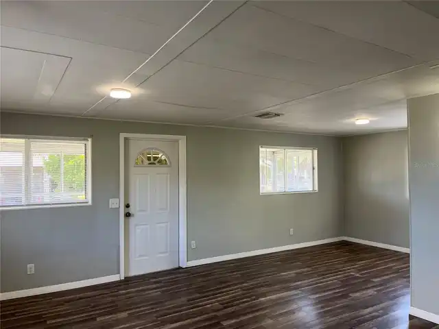 Listing Photo 9