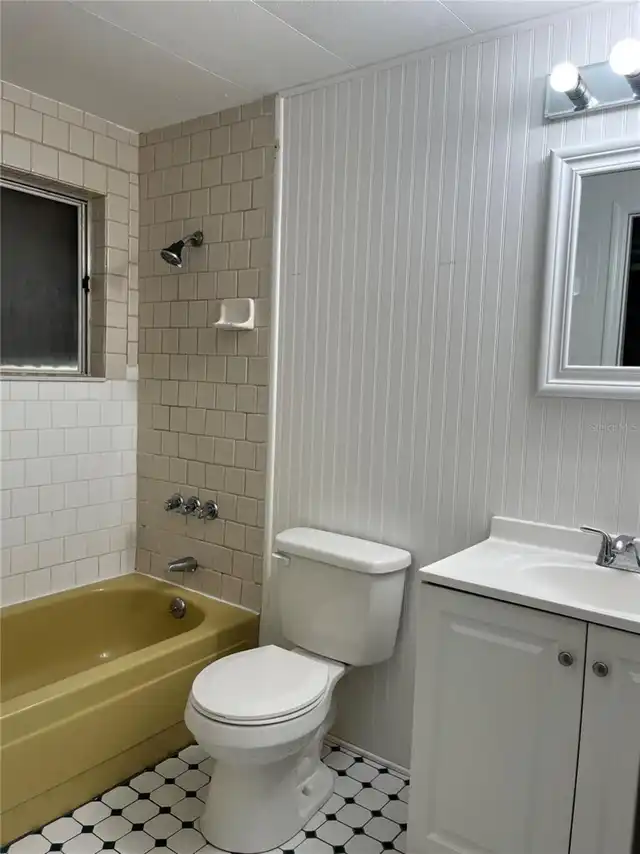 Listing Photo 12