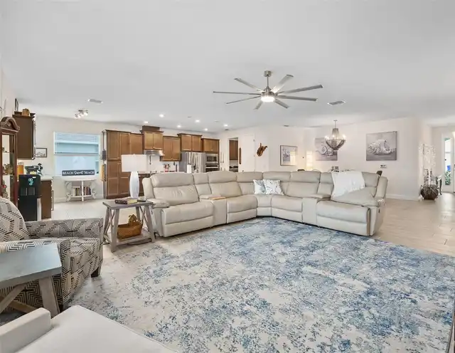 Listing Photo 12