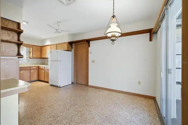 Listing Photo 14