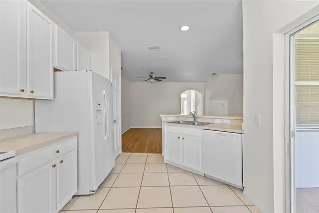 Listing Photo 8