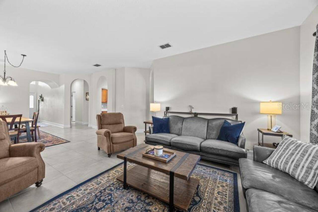 Listing Photo 8