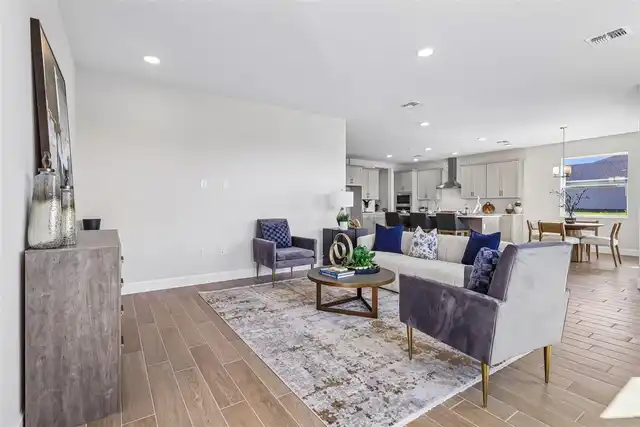 Listing Photo 8