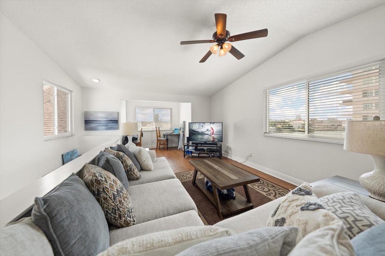 Listing Photo 8