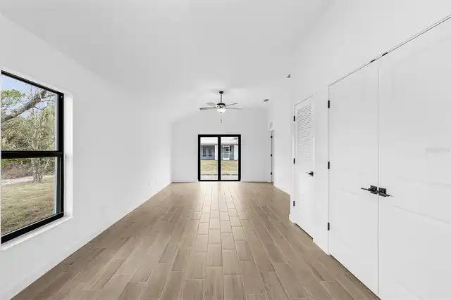 Listing Photo 8