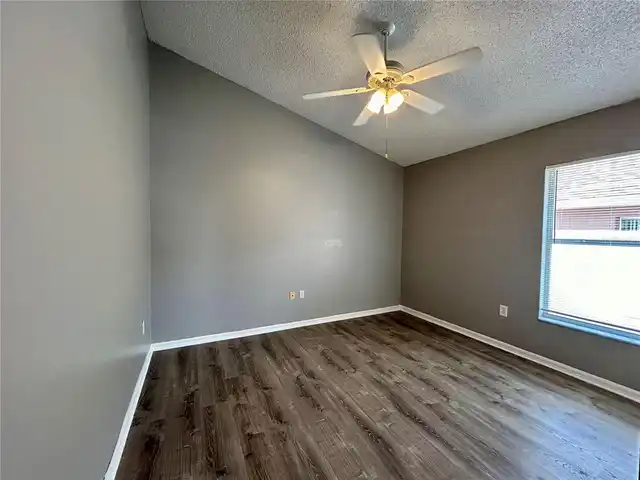 Listing Photo 9