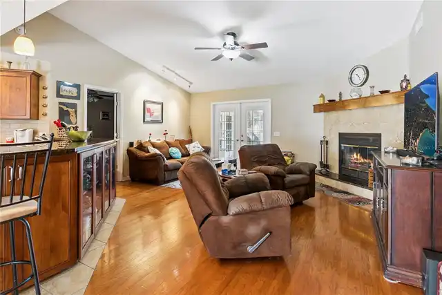 Listing Photo 7