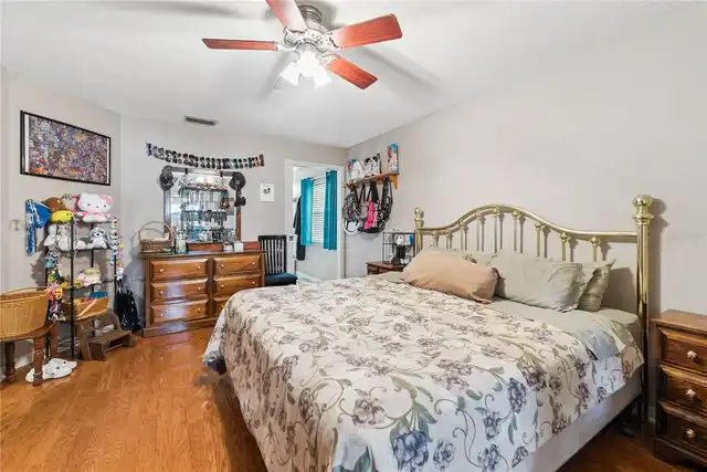 Listing Photo 11