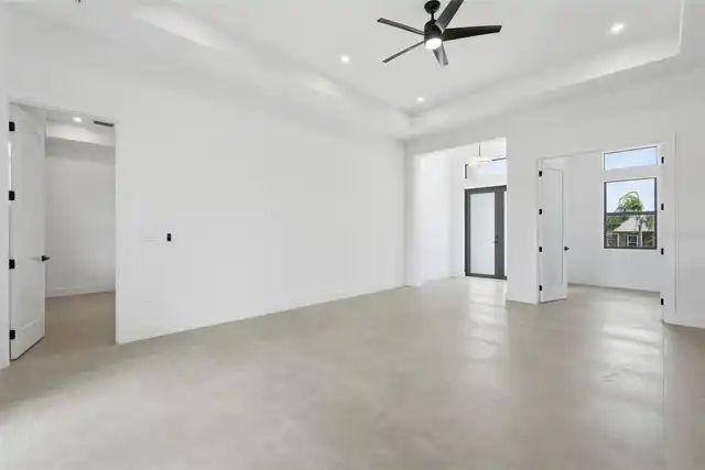 Listing Photo 10