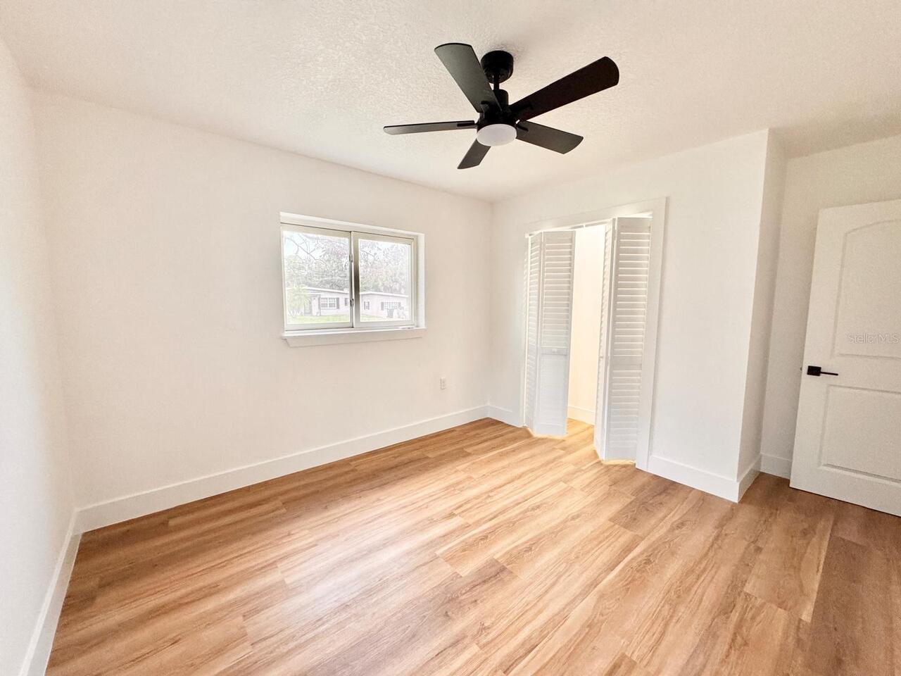 Listing Photo 9