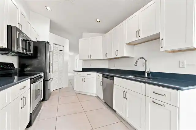 Listing Photo 14