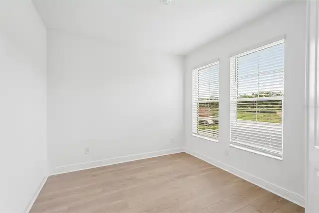 Listing Photo 33