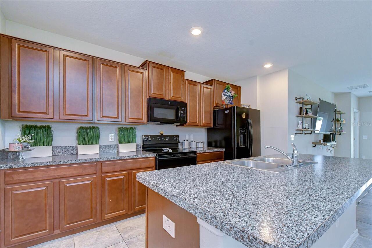 Listing Photo 12