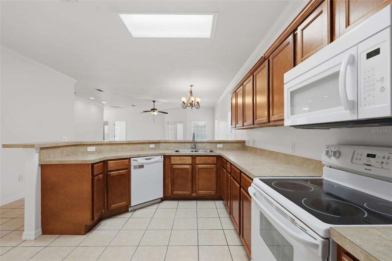 Listing Photo 12
