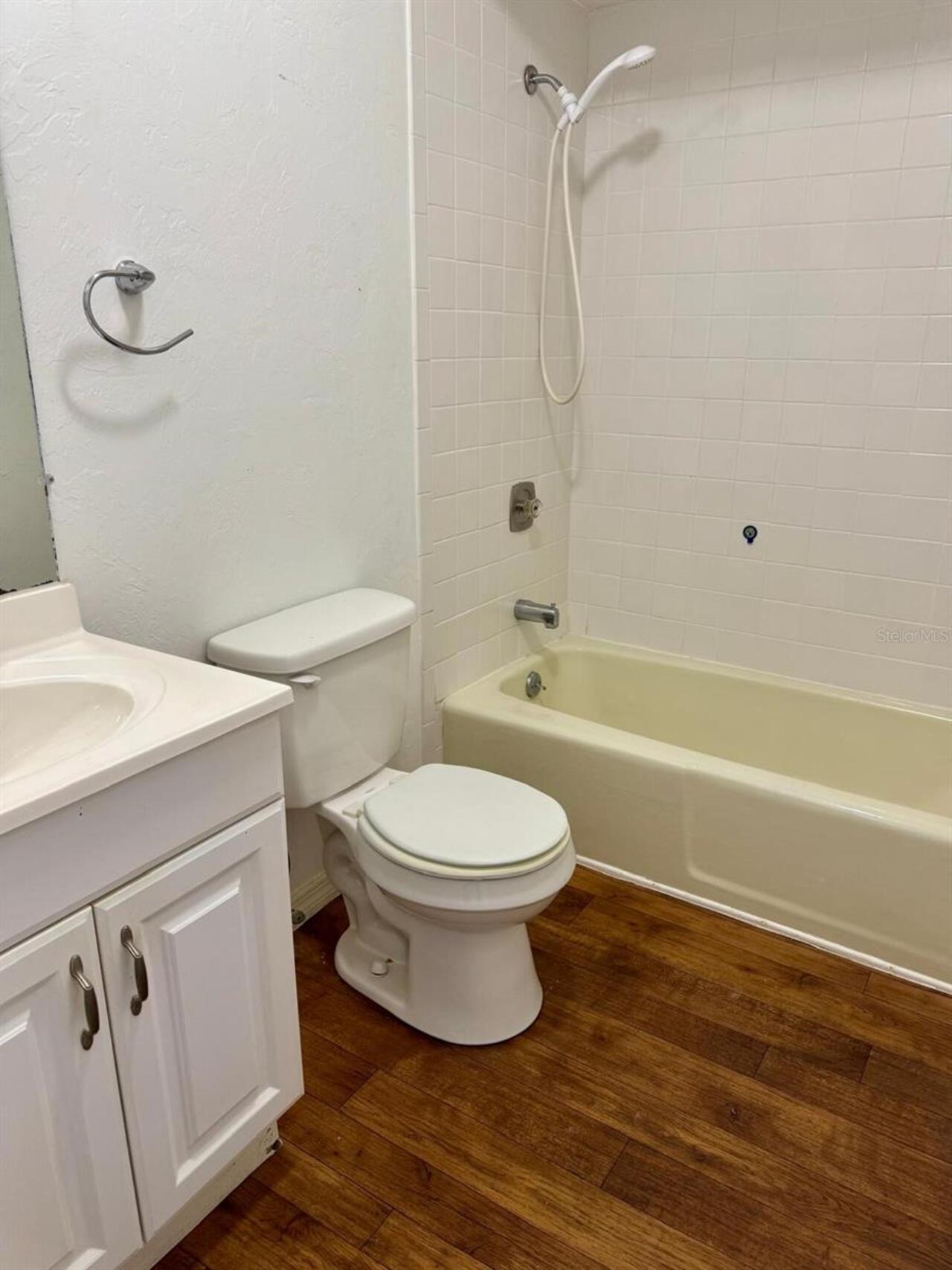 Listing Photo 10