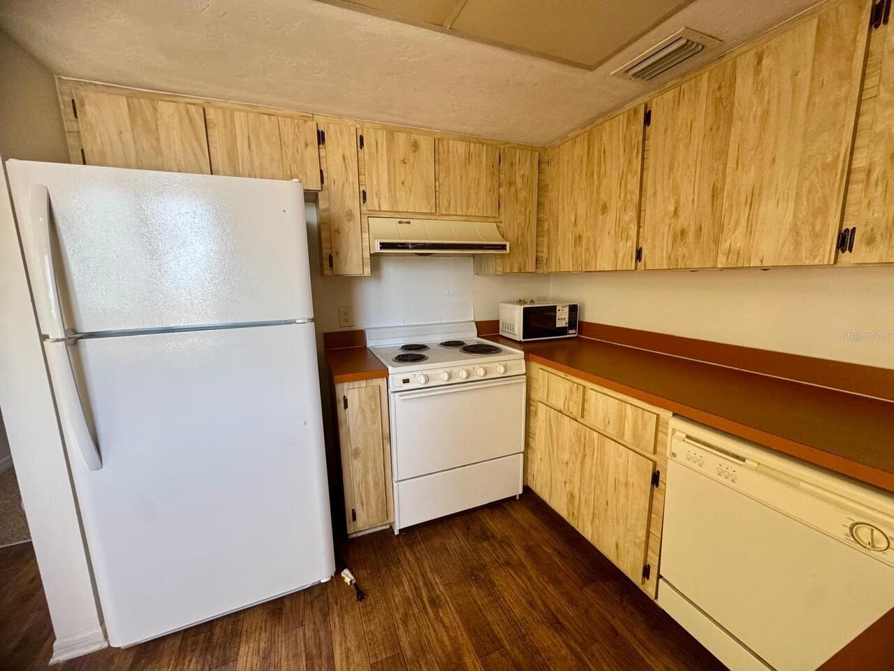 Listing Photo 12
