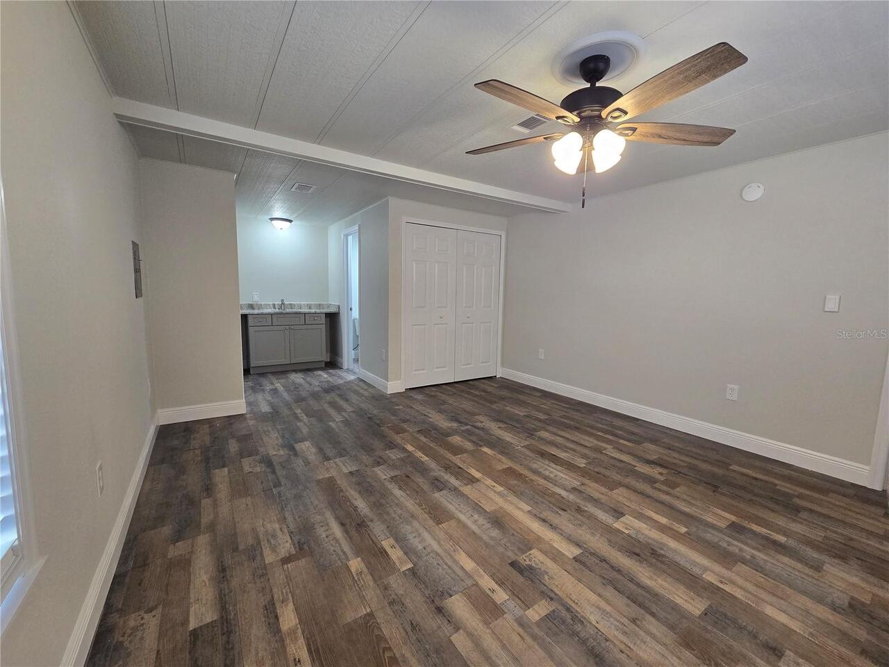 Listing Photo 8