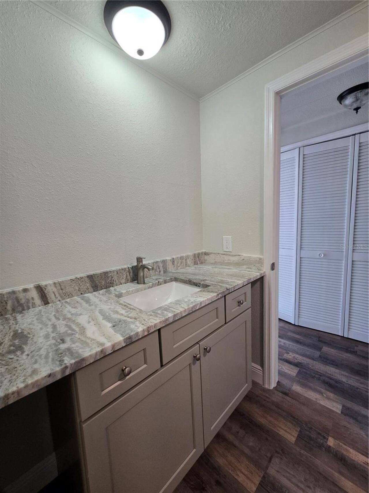 Listing Photo 12