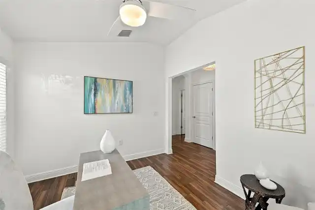 Listing Photo 9