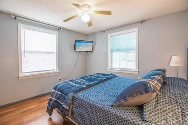 Listing Photo 12