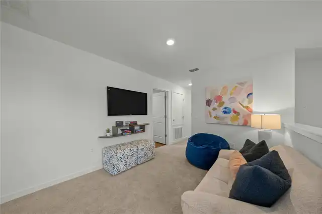 Listing Photo 11