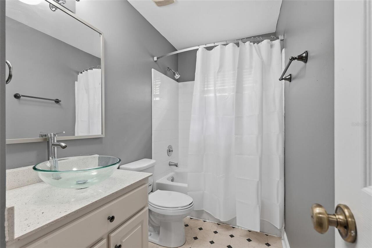 Listing Photo 12
