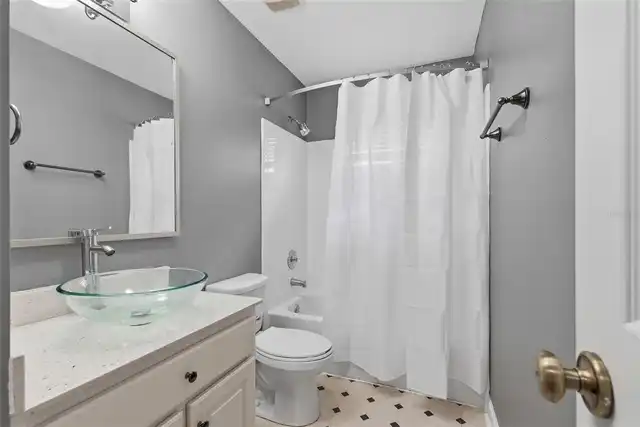 Listing Photo 15