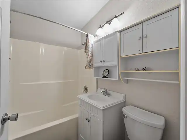 Listing Photo 25
