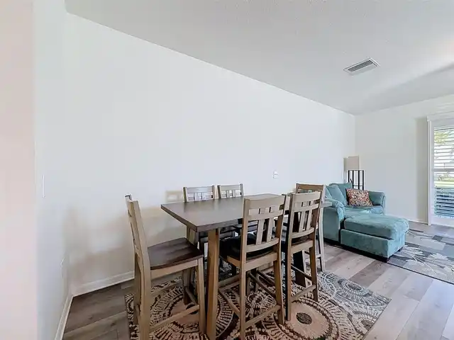 Listing Photo 7