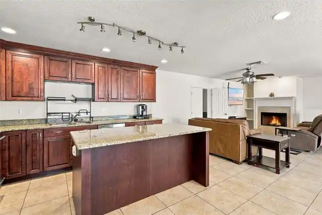 Listing Photo 16