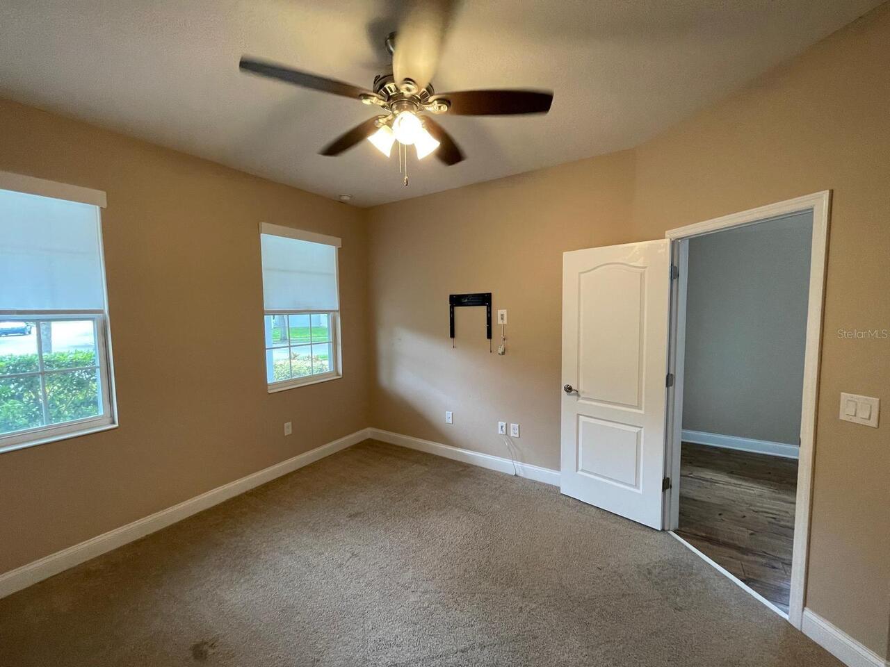 Listing Photo 12