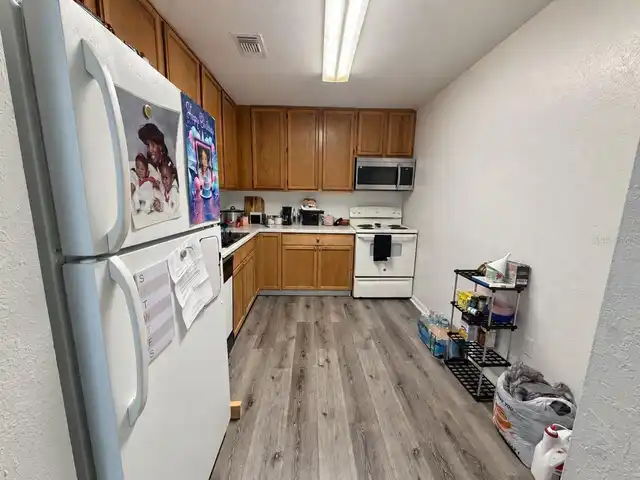 Listing Photo 9