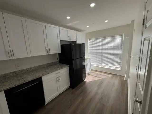 Listing Photo 8