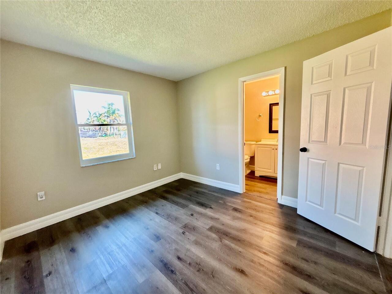 Listing Photo 7