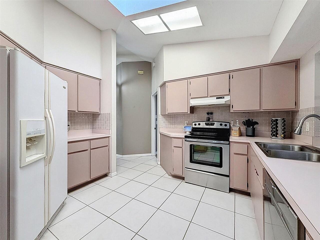 Listing Photo 11