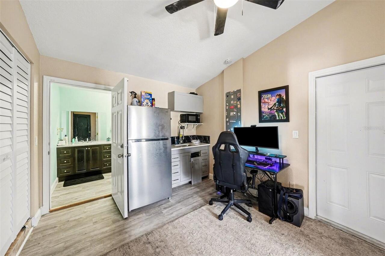 Listing Photo 16
