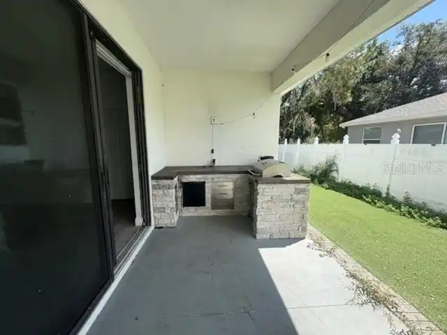 Listing Photo 14