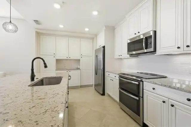 Listing Photo 11